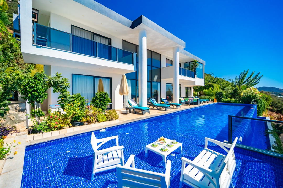 Villa Hyperion in Kordere