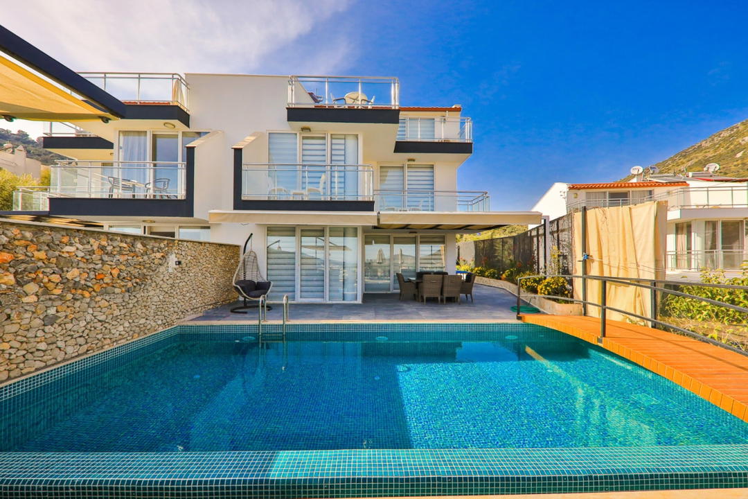 Villa Royal 1 in Ortaalan